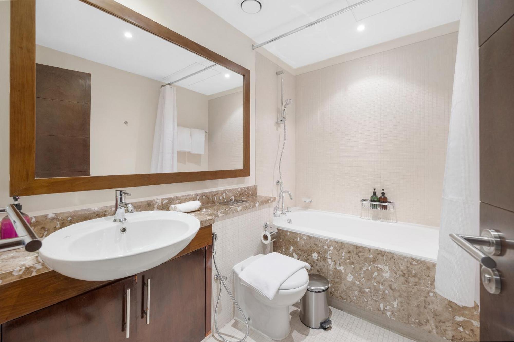 Durrani Homes - The Luxe Retreat 4br Podium With Private Jacuzzi And Burj Khalifa View *