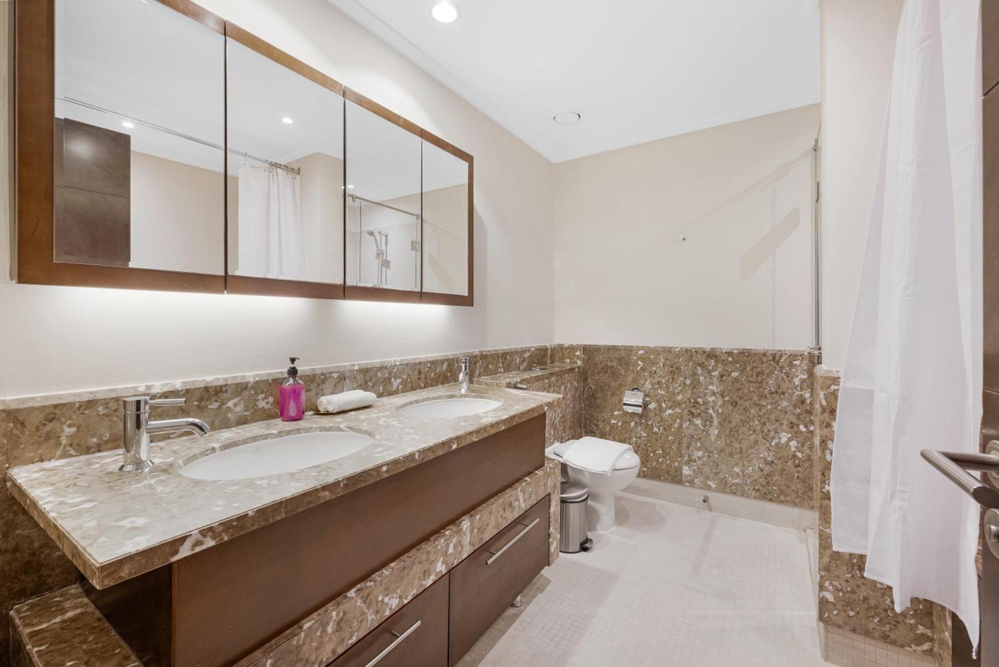 Apartment Durrani Homes - The Luxe Retreat 4br Podium With Private Jacuzzi And Burj Khalifa View Dubai